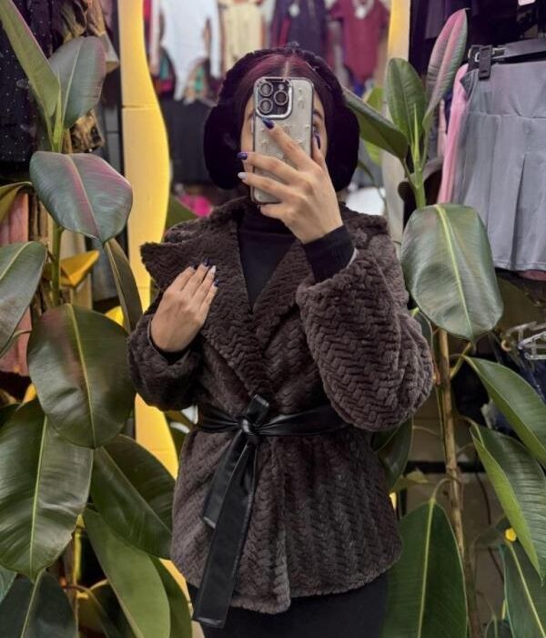 کت خزکمربنددار