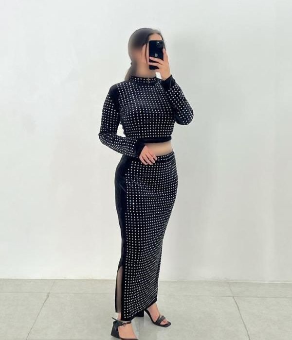 ست کراپ ودامن مخمل نگین مربع